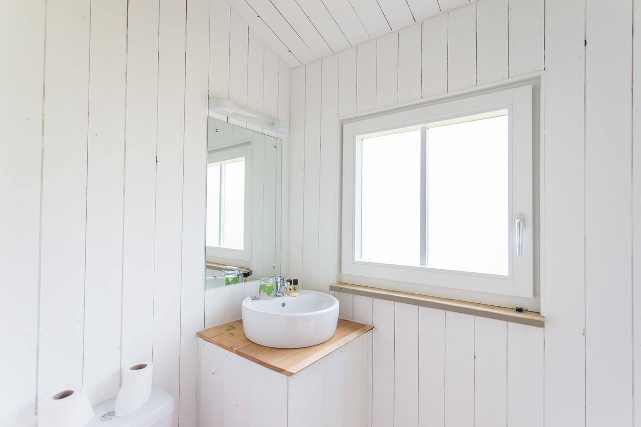 Hôtel The Holford Arms Chalets And Glamping à Didmarton Extérieur photo